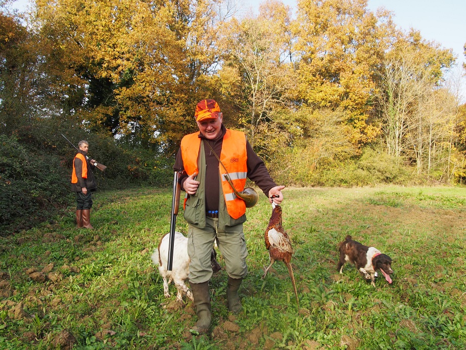 Le Garde-Chasse vient d'avoir un faisan.