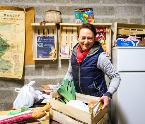 Marielle, responsable de la Ruche d'Agon Coutainville dans la Manche. © Thomas Louapre - La Ruche qui dit Oui (2013)