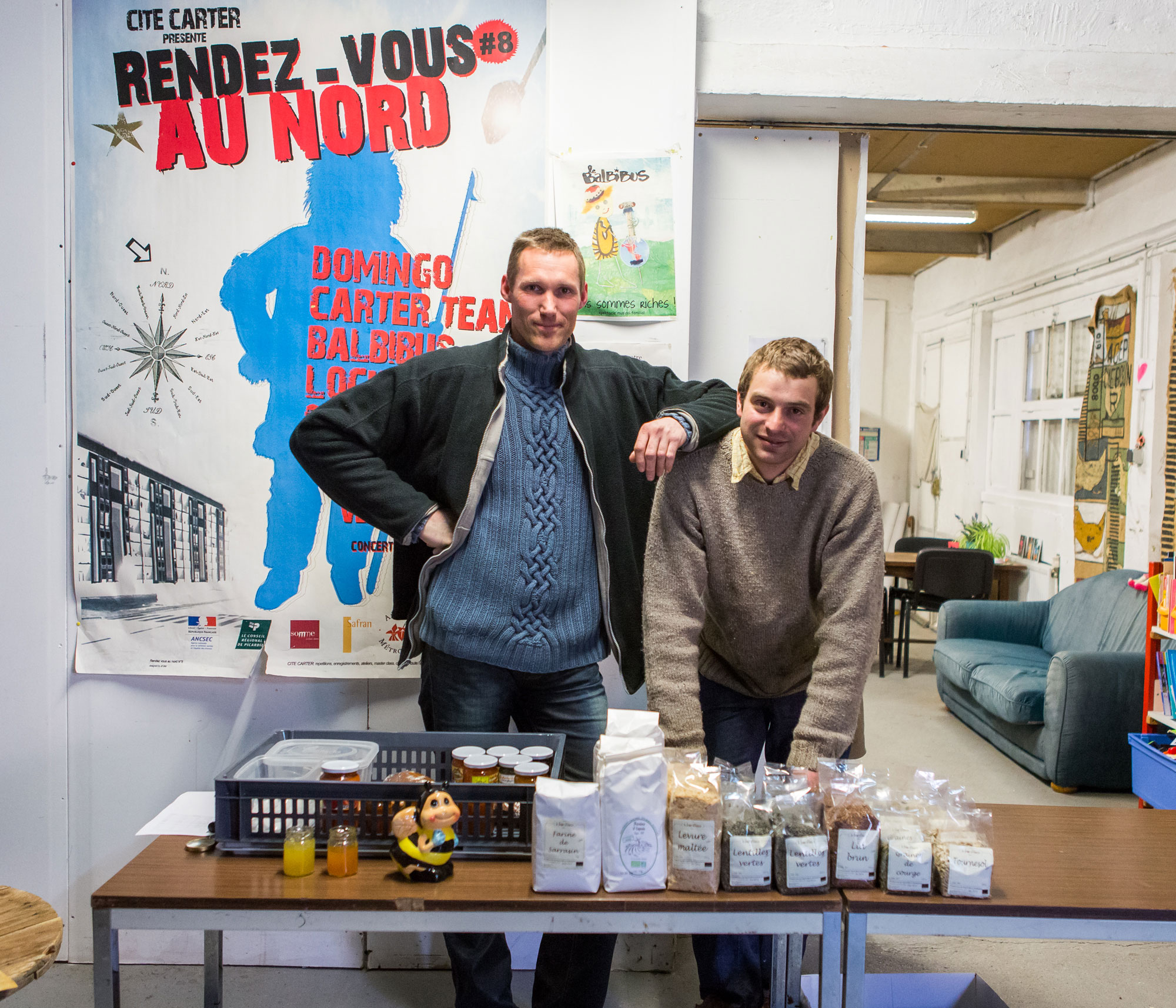 Distribution et dégustation à la Ruche de la Délivrance d'Amiens. © Thomas Louapre - La Ruche qui dit Oui (2013)